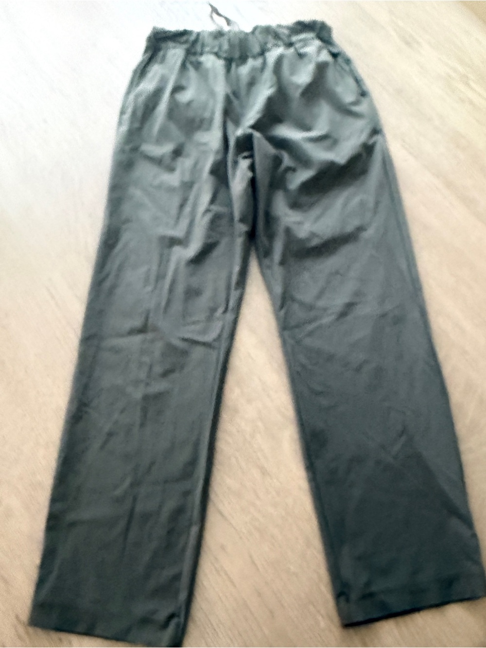 Vuori Cropped Athletic Pants Olive Green Size S
